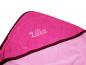 Preview: Kapuzenhandtuch mit Namen bestickt pink rosa
