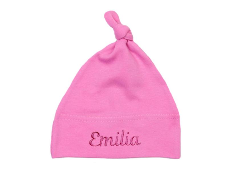 Knotenmütze mit Namen pink