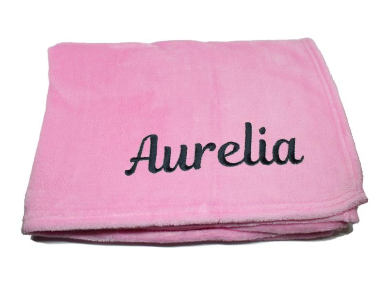 Babydecke mit Namen bestickt rosa